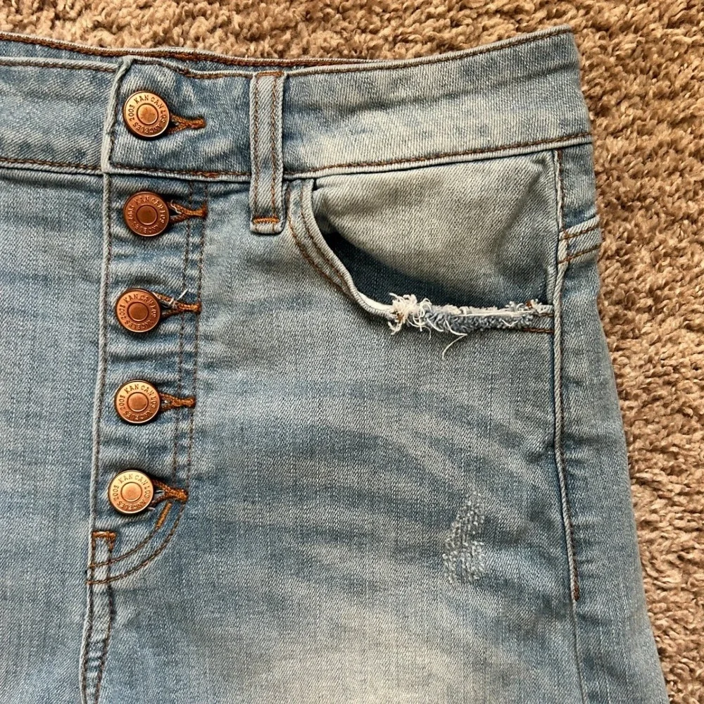 Kancan I Womens High Rise Button Fly Denim Shorts Frayed Hem Light Wash I Size S - Picture 5 of 10